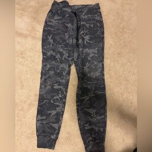 LuLuLemon Gray Camo joggers